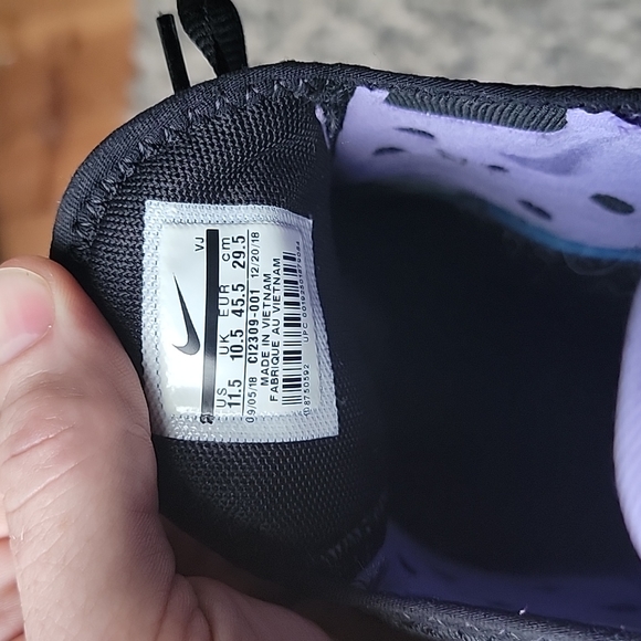 Rare Nike Airmax270 (2020) - Picture 2 of 3